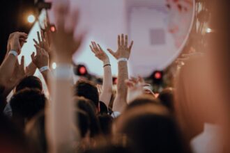 Top 5 Light-Up Wristbands For Festivals